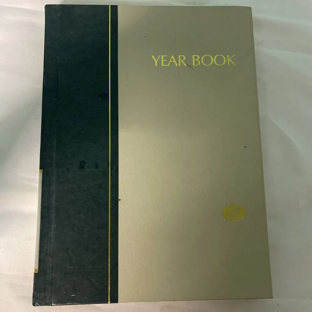 The World Book Encyclopedia: Year‎ Book 1991 Review of Events of 1990HC-CLEAN